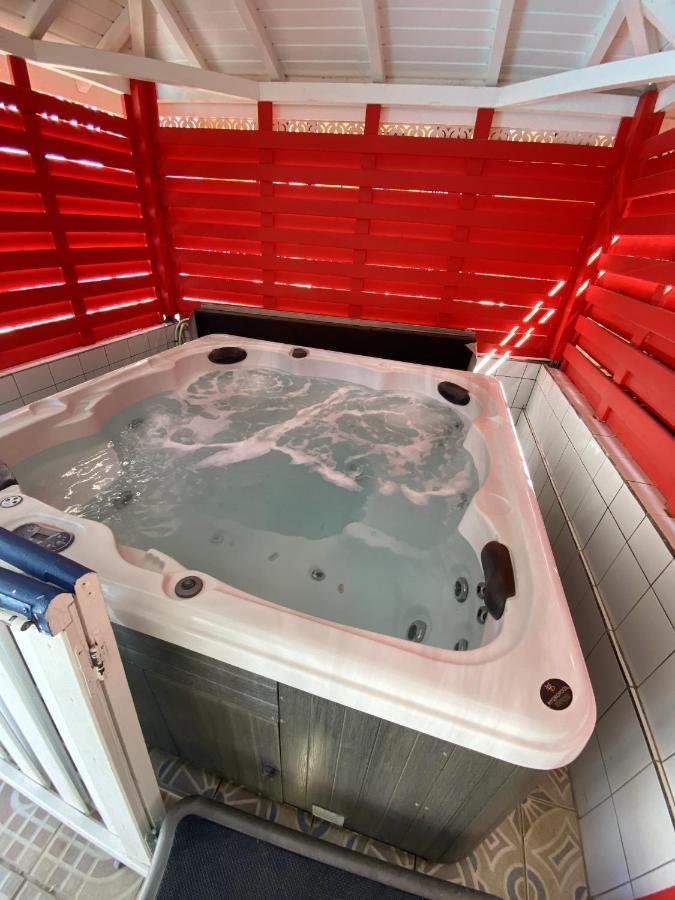 Appartement Moderne A Pointe Noire 36 M² Piscine & Jacuzzi 외부 사진